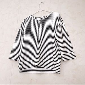 Lou & Grey Black and White sweatshirt